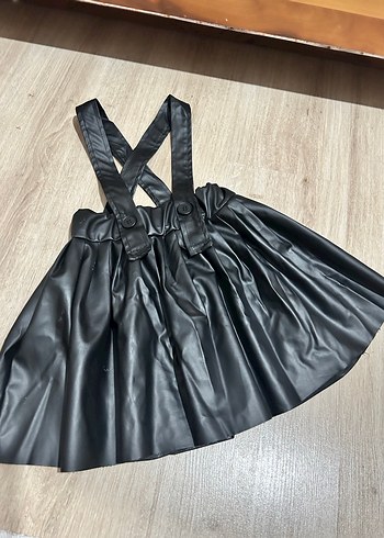 Siyah Deri Volanlı Kız Eteği - Görsel 3