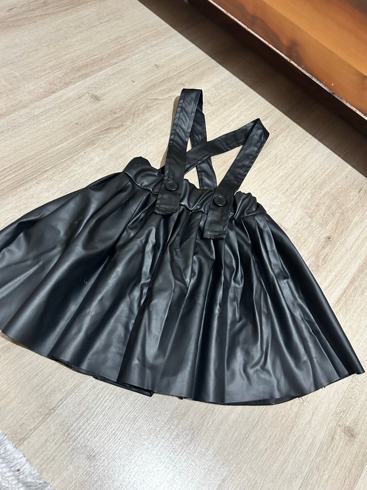 Siyah Deri Volanlı Kız Eteği - Görsel 4