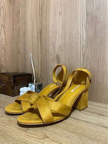 37 Beden Pull bear topuklu ayakkabı