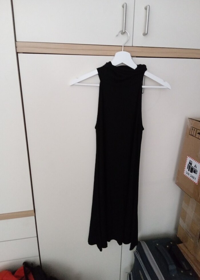 Siyah Elbise - Görsel 4