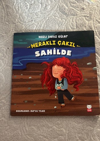 Meraklı Çakıl Sahilde - Çocuk Kitabı
