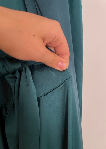 Uzun Yeşil Saten Elbise Drapeli - Görsel 4