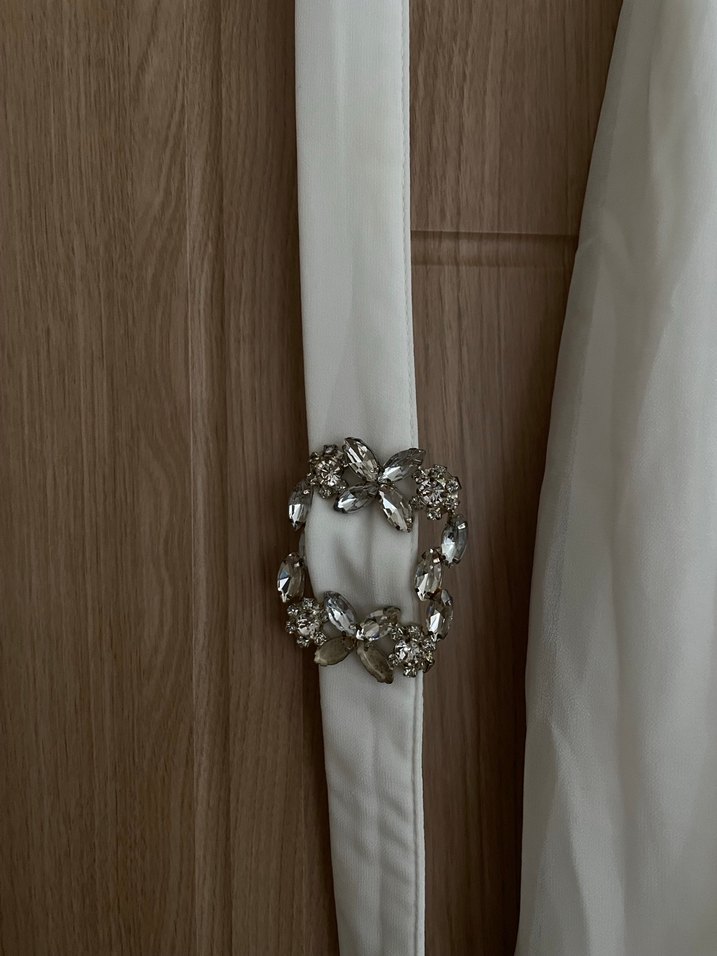 Beyaz Uzun Drape Detaylı Kadın Elbise - Görsel 3