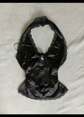 Siyah Dantel Detaylı saten bluz - Görsel 2