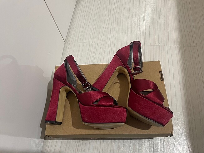 38 Beden Bordo ayakkabı