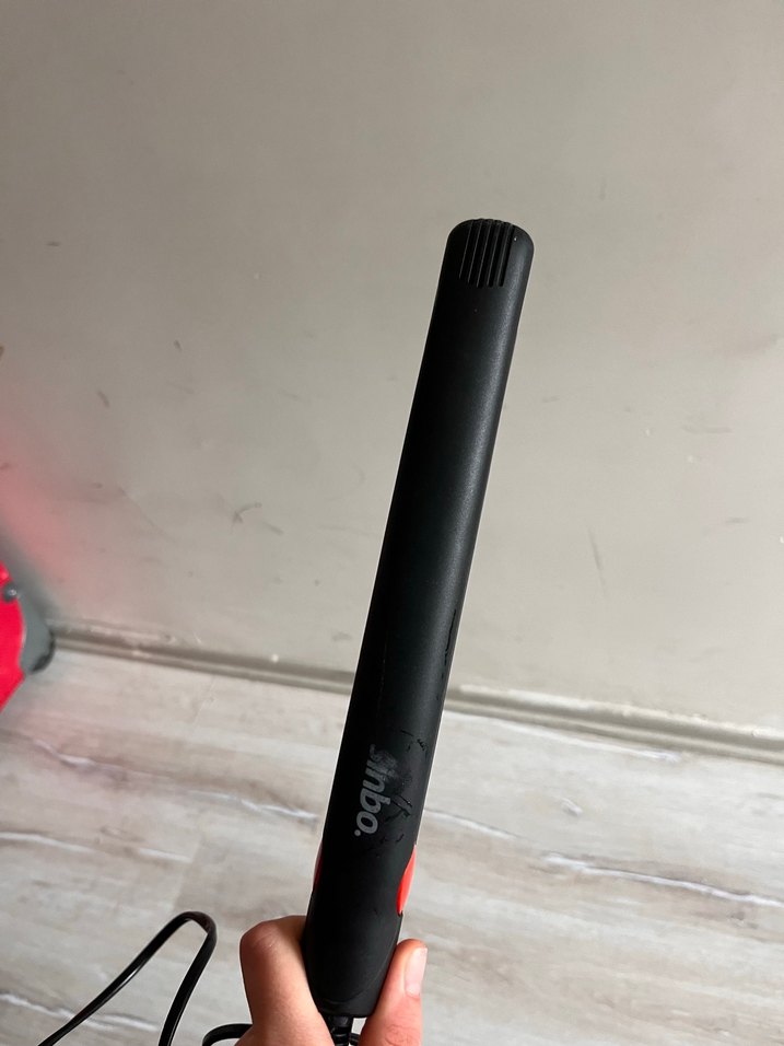 Koyu Siyah Saç Düzleştirici - Görsel 2