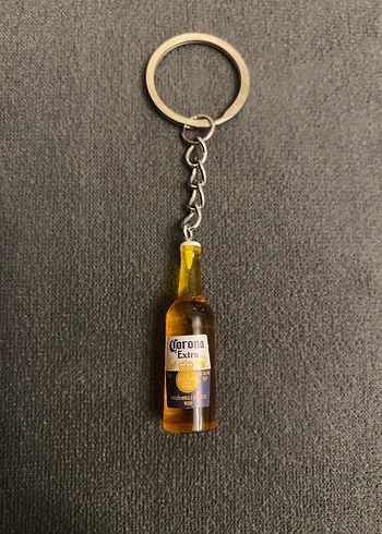Sarı Zincir Detaylı Corona Anahtarlık - Görsel 2