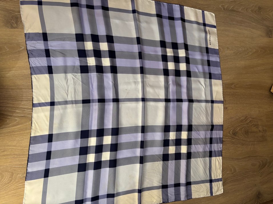 Mor ve Gri Şal, Dökümlü Kadın Fuları - Görsel 2