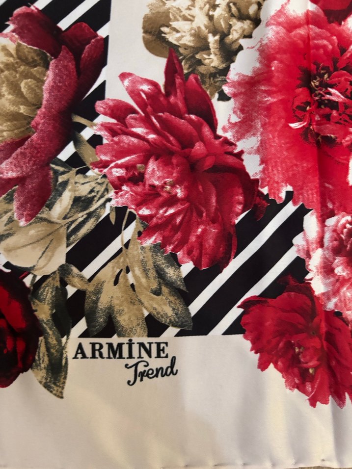 Çiçek Desenli Beyaz Bohem Fular - Görsel 3