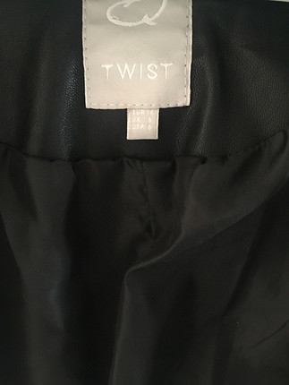 36 Beden siyah Renk Twist?in en şık ceketi.