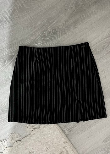 Çizgili Siyah Mini Etek - Görsel 2