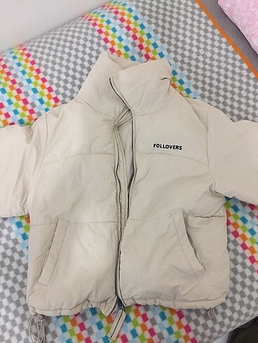 Bershka krem şişme mont