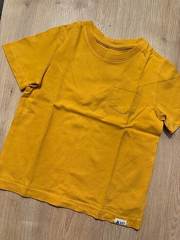Gap Tshirt