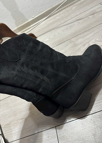 Siyah Süet Yılan Desenli Kadın Bot - Görsel 2