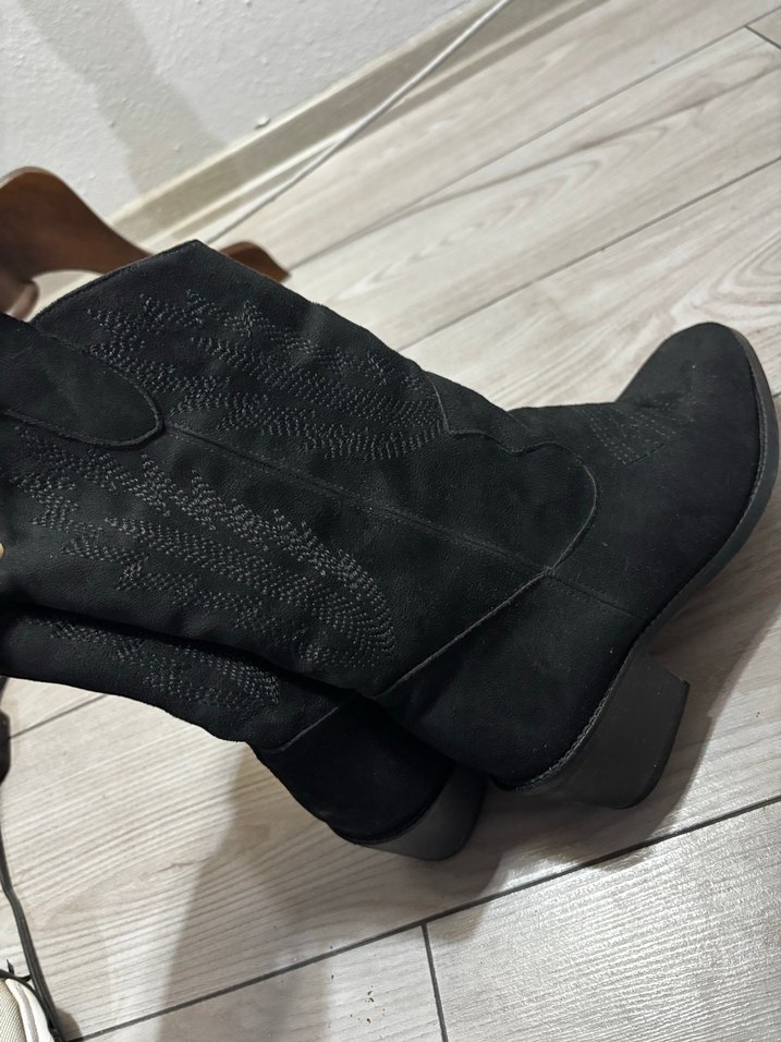 Siyah Süet Yılan Desenli Kadın Bot - Görsel 2