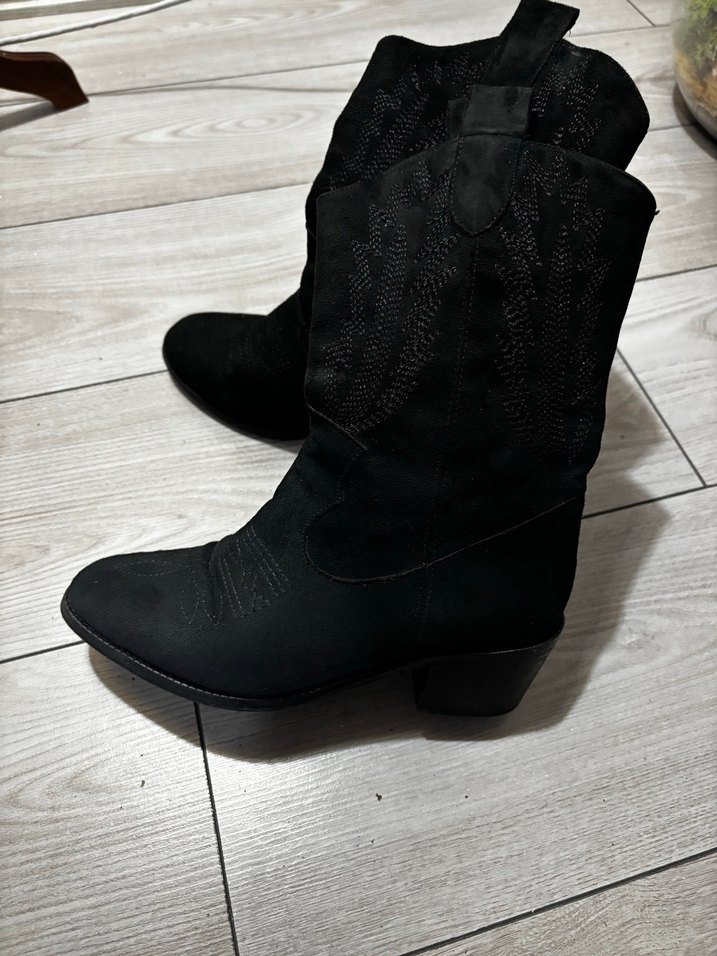 Siyah Süet Yılan Desenli Kadın Bot - Görsel 3