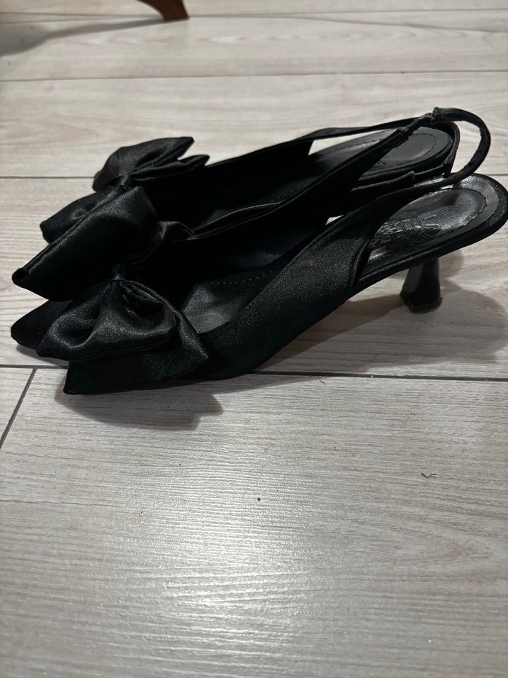 Siyah Fiyonklu İnce Topuklu Kadın Gece Ayakkabısı - Görsel 3