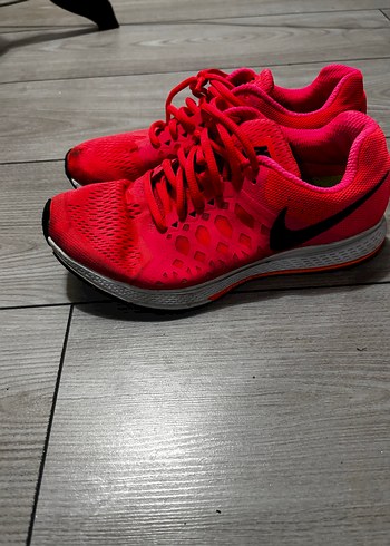 Pembe Nike Run Bağcıklı Spor Ayakkabı - Görsel 2