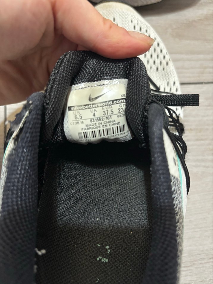 Nike Beyaz Gri Bağcıklı Kadın Spor Ayakkabı - Görsel 3