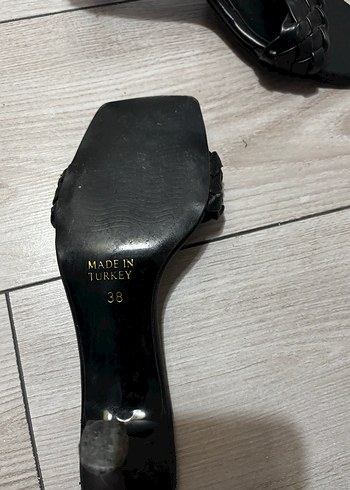 Siyah Örgülü Topuklu Kadın Terlik - Görsel 3