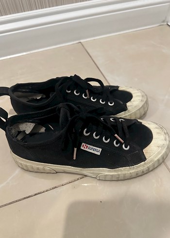 Siyah Superga