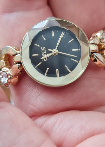 Zincir Detaylı Altın Renk Kadın Saat - Görsel 4