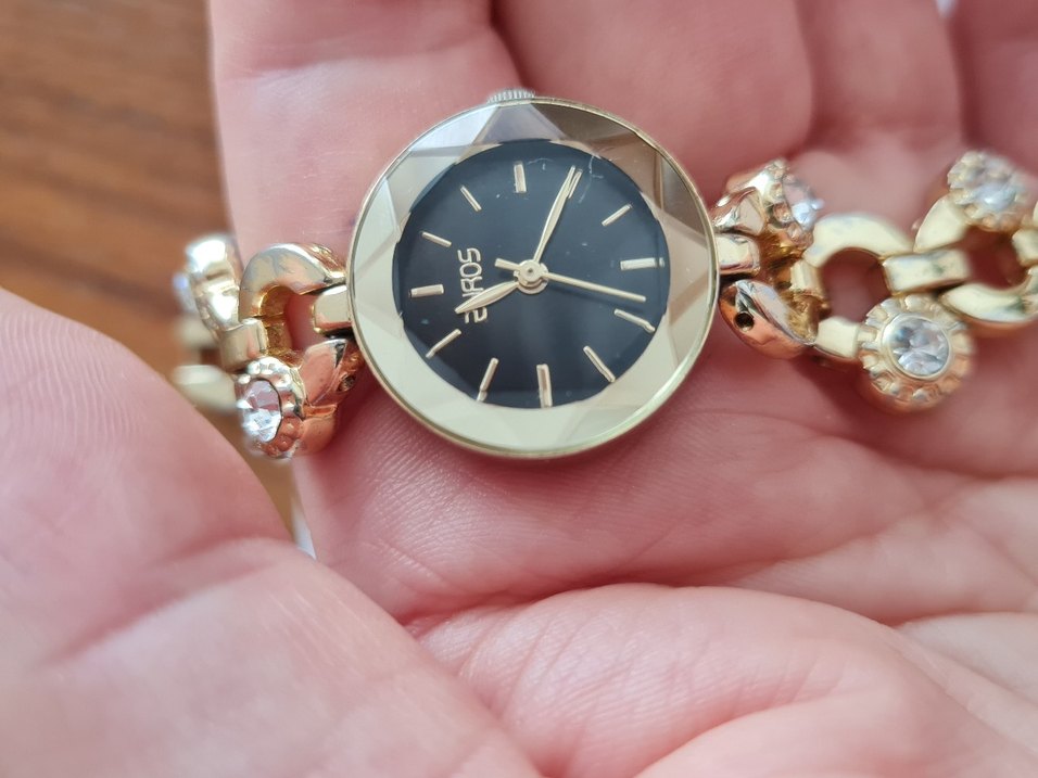 Zincir Detaylı Altın Renk Kadın Saat - Görsel 4