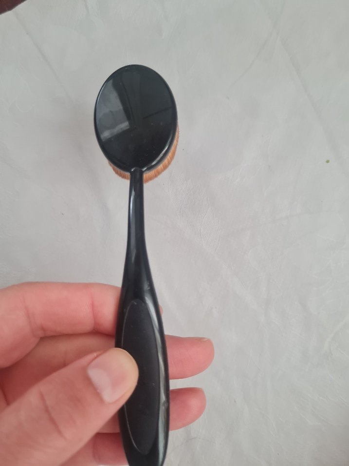 Flormar Oval Makyaj Fırçası Bej - Görsel 2