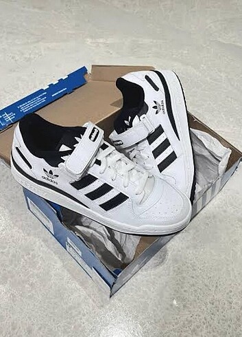 Adidas Forum low 