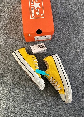 37 Beden sarı Renk Orjinal barkodlu Converse