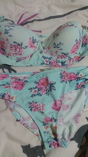 cicekli bikini alt ust