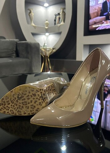 Stiletto topuklu ayakkabı 