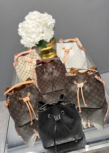 Louis Vuitton Beyaz Dantelli Deri Kadın Çanta