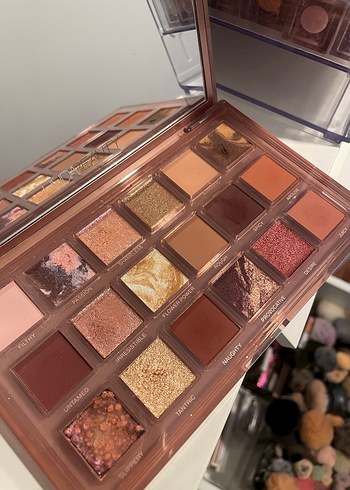 Huda Beauty Naughty - Görsel 2