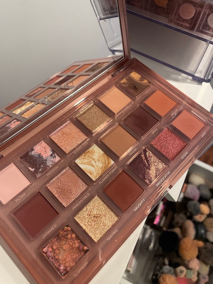 Huda Beauty Naughty - Görsel 2