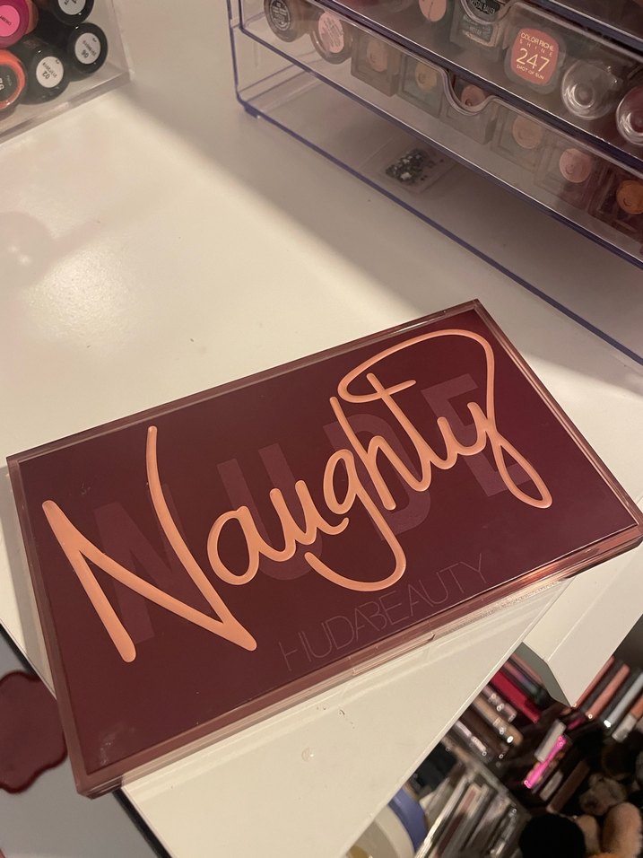 Huda Beauty Naughty - Görsel 3