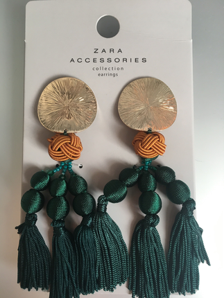 Zara Püsküllü Metal Küpe