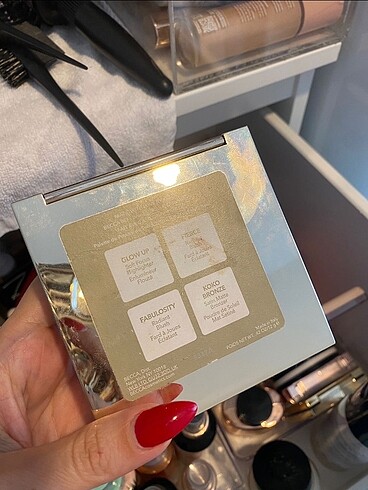 Beden Becca Khloe x Malika Palet