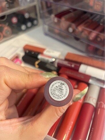 Beden Mac Powder Kiss Sorry Not Sorry