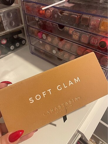 Anastasia Beverly Hills Soft Glam
