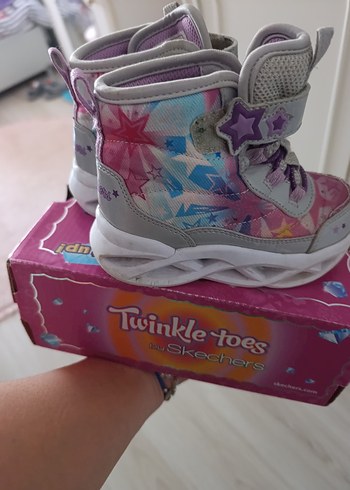 Skechers Mor Baskılı Kız Çocuk Botu