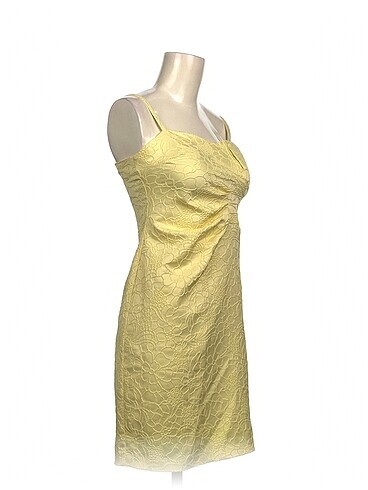 Diğer PreLoved Kısa Elbise %70 İndirimli.