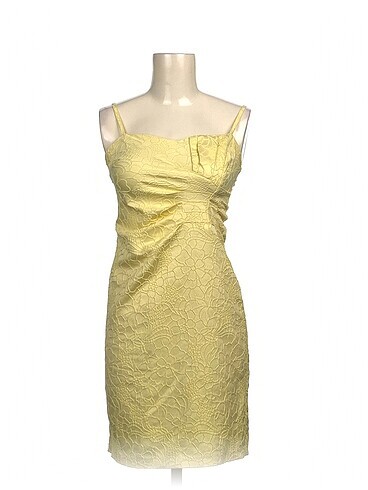 PreLoved Kısa Elbise %70 İndirimli.