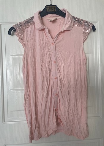 Pembe Düğmeli Kolsuz Keten Gömlek