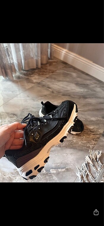 Skechers