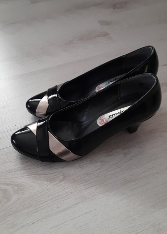 Topuklu ayakkabi - Görsel 3