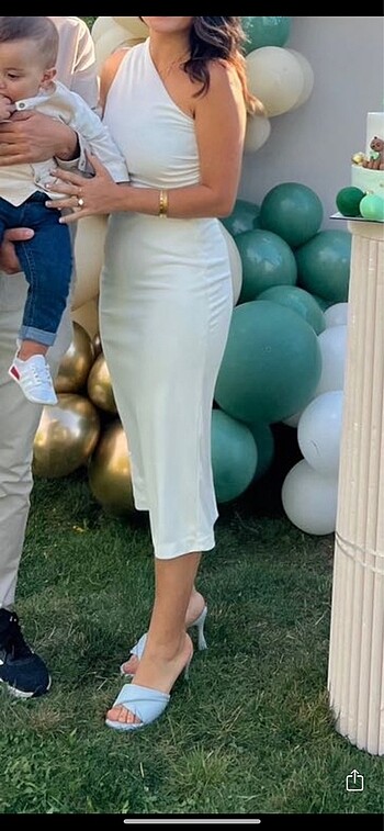 m Beden Zara tek omuz beyaz midi elbise