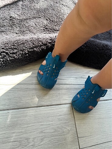21 Beden mavi Renk Nike sandalet 21 numara
