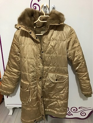Altın rengi mont