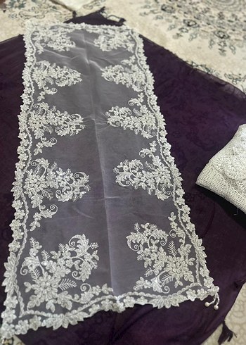 English Home Nakışlı Beyaz Masa Örtüsü
